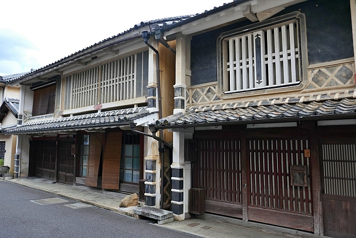 Elementi dell'architettura tradizionale del Giappone a Uchiko