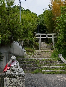 Torii-tempio-scintoista-Soja