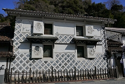 Kura-centro-storico-Katsuyama