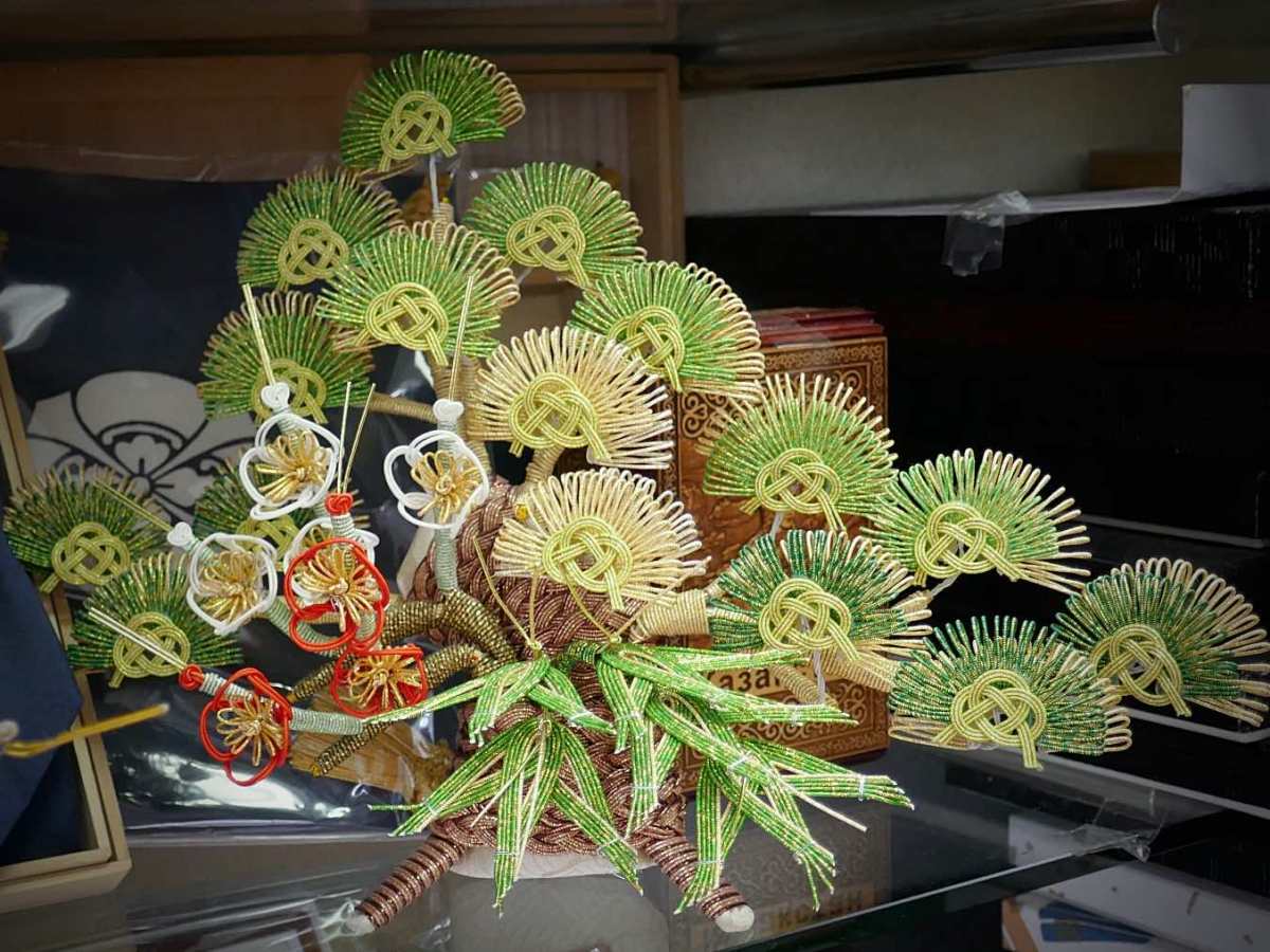 L’arte dei mizuhiki: una lunga tradizione fatta di fili di carta&nbsp;washi.