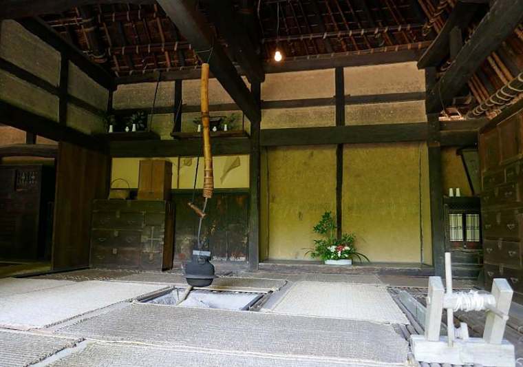 stanza di una casa rurale del Giappone con irori