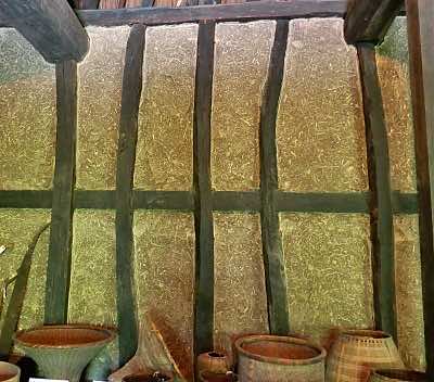 colonne e muro di fango di una fattoria Giapponese