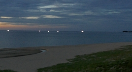 Lampare lampare nel Mare del Giappone