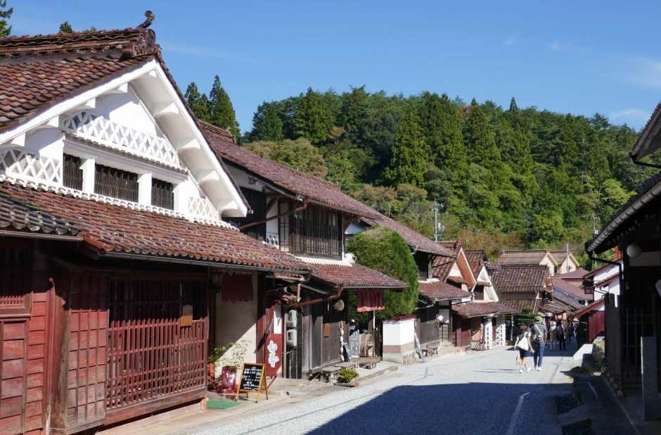 La strada principale di Fukiya