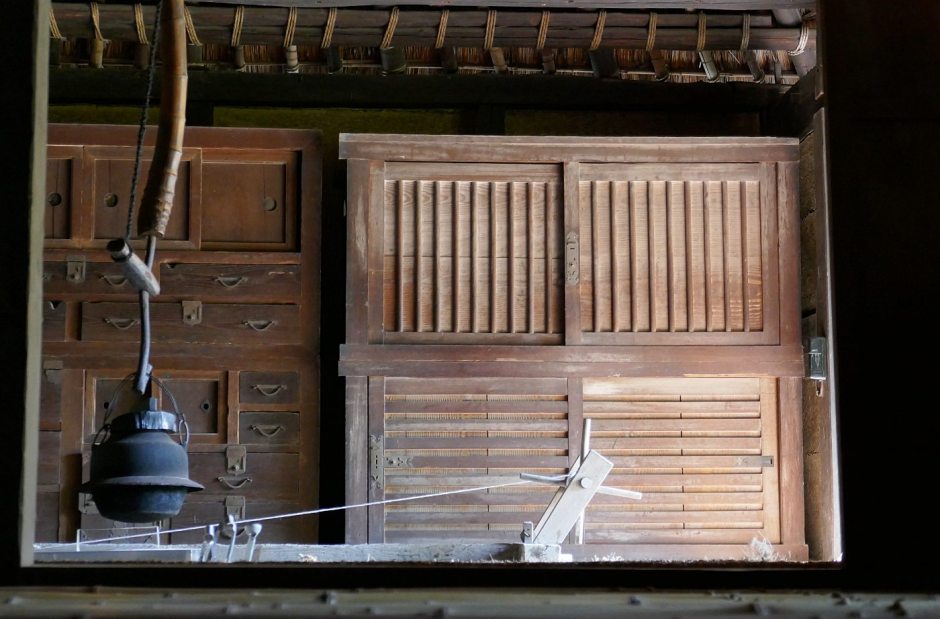 irori in una minka del villaggio di Shikokumura