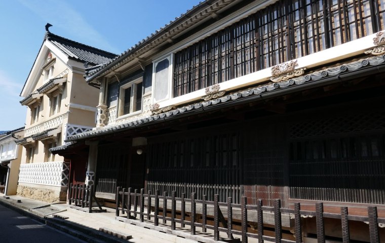 Facciata casa Honaga