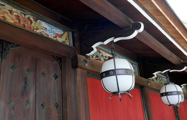 lanterne e decorazioni ad intaglio bella cinta di Kitano tenmangu