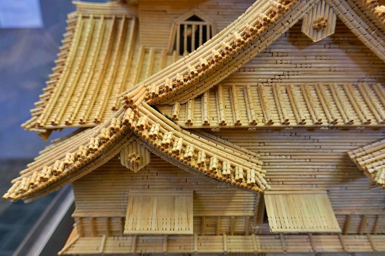 Particolare del tetto del castello di Hikone Giappone