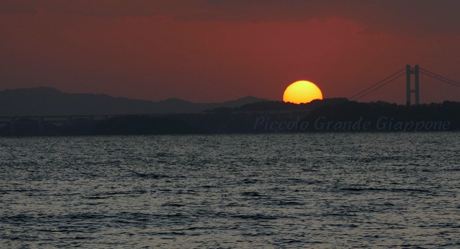 Tramonto sulle colline Giappone