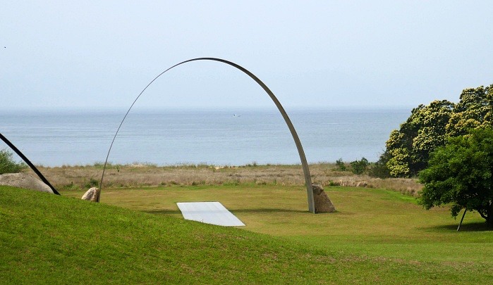 L'arco infinito di Lee Ufan