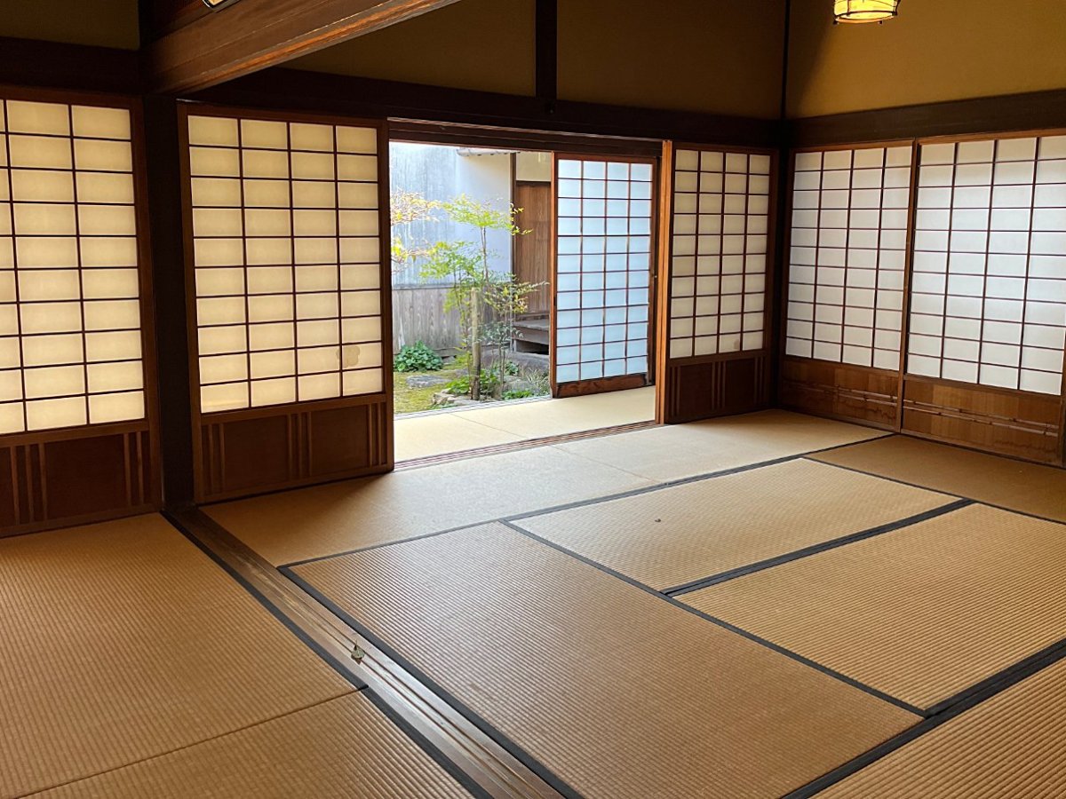 Scompare il tatami tradizionale dalle case giapponesi: cause e alternative 