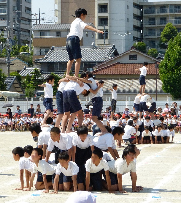 piramide umana a undokai
